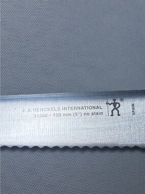 Zwilling JA Henckels 5 Inch Serrated Utility Knife Friodur 31608-130 Germany